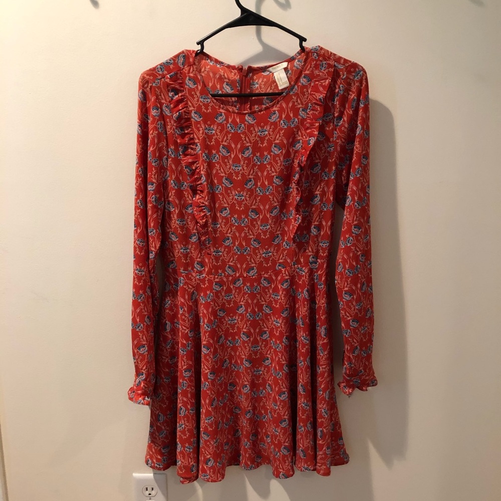 Forever 21 Red Floral Long-Sleeved Dress Size M